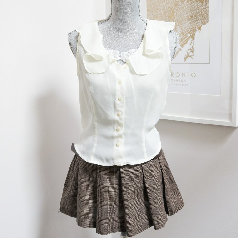 Creamy Off-White Ruffle Neck Sleeveless Blouse 🍨 VINTAGE